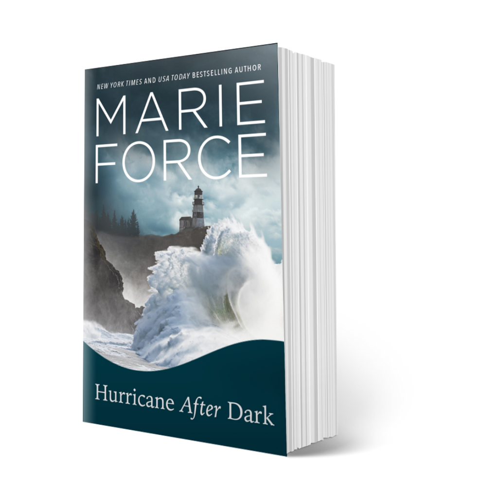 PAPERBACK International Readers: Hurricane After Dark, Gansett Island Series, Book 26